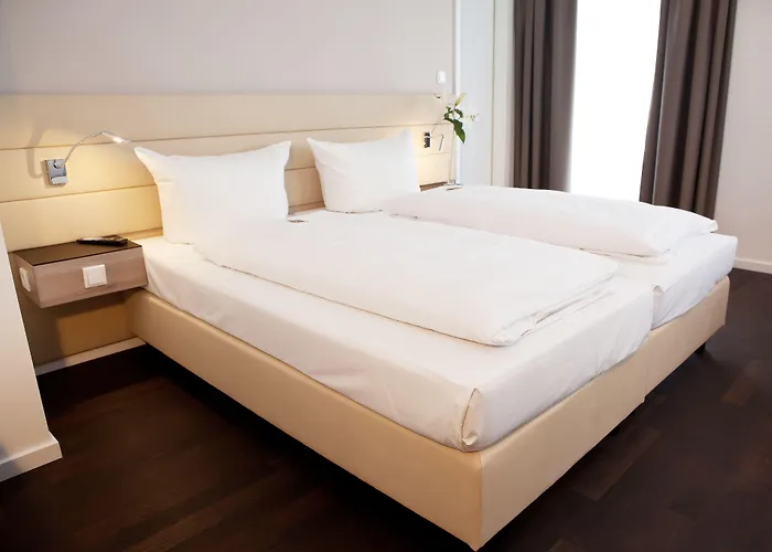 Manhattan Hotel 4*
