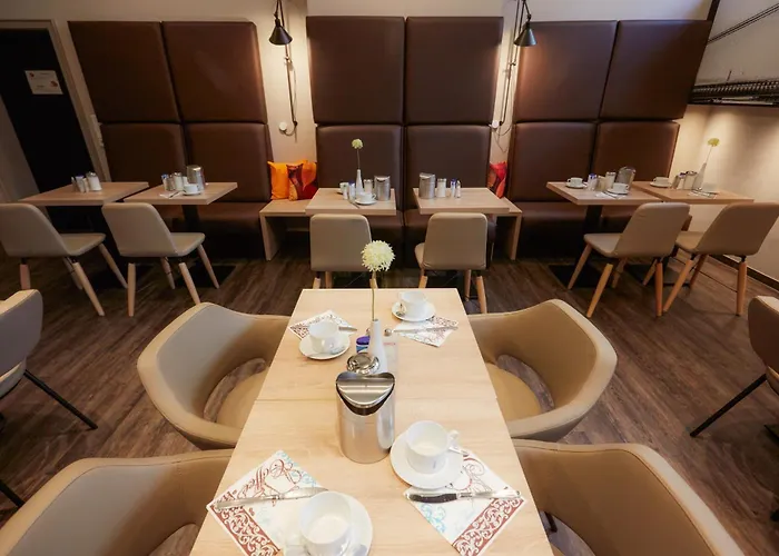 Manhattan Hotel 4*