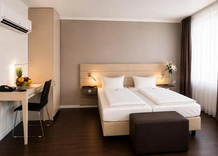 Manhattan Hotel 4*
